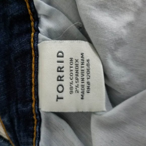 Torrid Womens Denim Shorts Cut Off Distressed US Flag Patch Pockets Size 24 - Picture 8 of 9